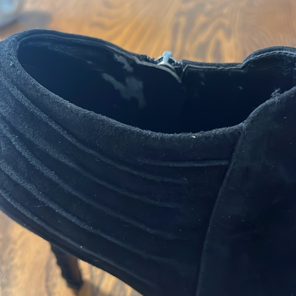 Enzo Angelina suede booties. - Picture 6 of 9